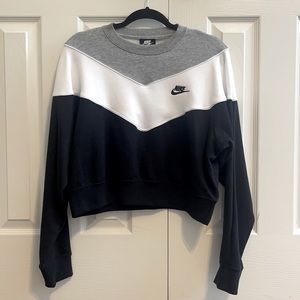 Nike Cropped Crewneck Sweatshirt